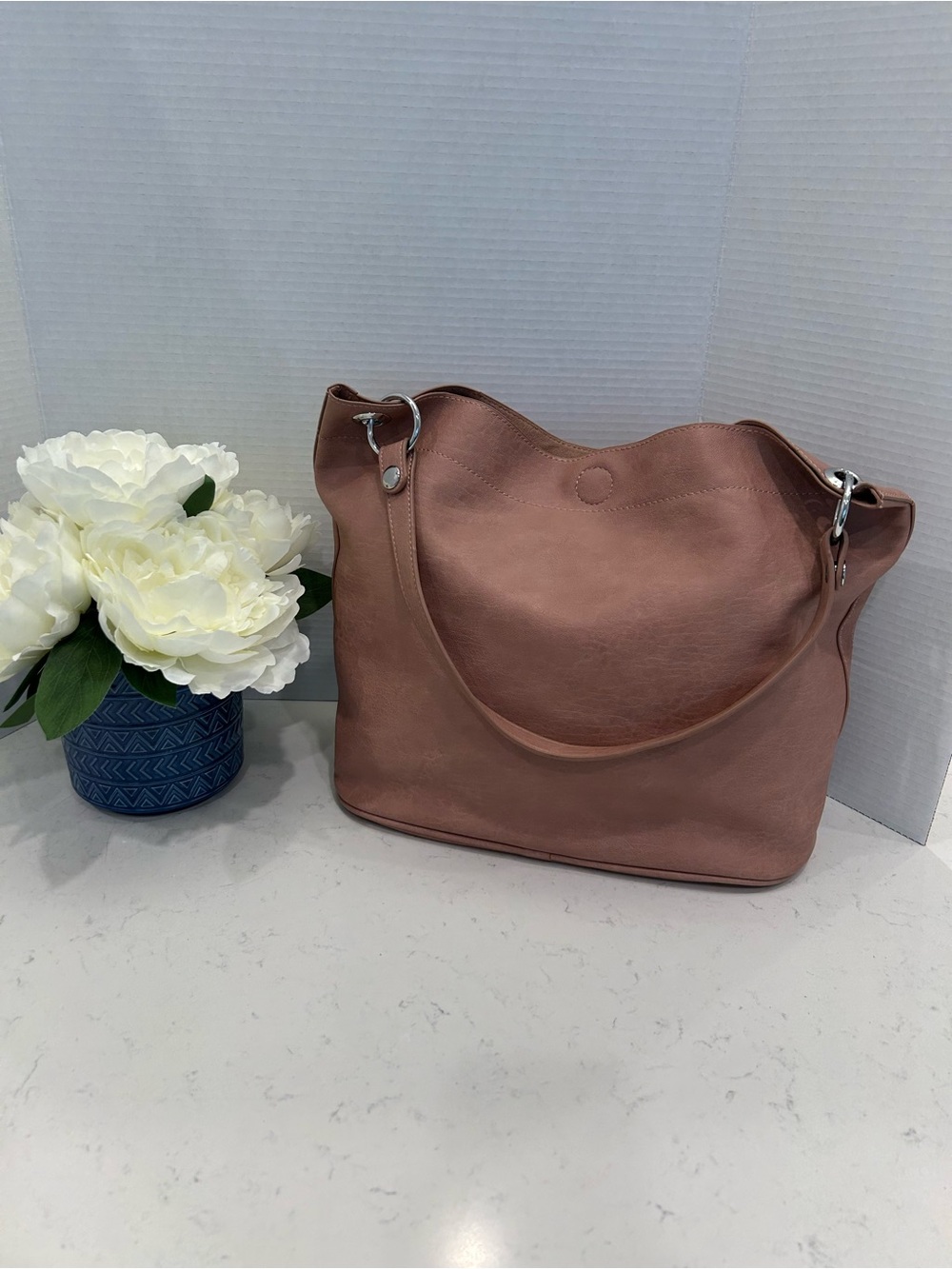 Everyday Soft Shoulder Bag in Dusty Rose